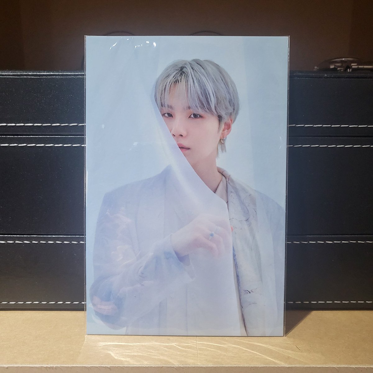 mochijimim10's tweet photo. WTS LFB BTS PH 

Complete Proof Standard Album w/ poster tube + Jhope PC + Suga Postcard + Taehyung Triptych 

Price: P2,300 
RFS: Extra set
MOP: gcash / bank transfer
MOD: sdd / ggx

DM if interested 📩 no cracks in the album 😬

Bts hobi jhope yoongi suga taehyung v https://t.co/M525ayw0Ol