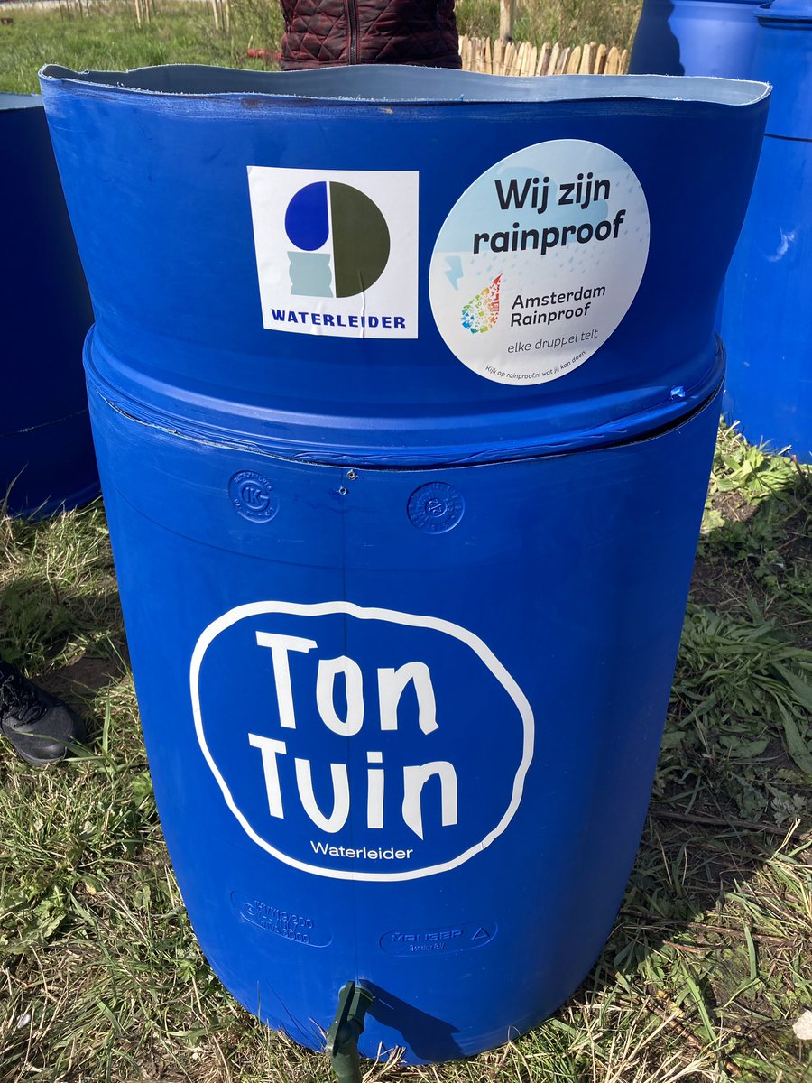 Amsterdam Weerproof (@weerproof) on Twitter photo Afgelopen zaterdag gaven we samen met @waterleider en <a href="/GroeneHub_Ams/">Groene Hub Amsterdam</a> twee keer de workshop #Tontuin in de #TuinenvanBrasa in #Zuidoost. Met wisselend weer 🌧️🌈☀️ En wat was het een succes! 20 bewoners gingen na afloop met hun zelfgemaakte Tontuin naar huis 💪🏽 Afgelopen zaterdag gaven we samen met @waterleider en <a href="/GroeneHub_Ams/">Groene Hub Amsterdam</a> twee keer de workshop #Tontuin in de #TuinenvanBrasa in #Zuidoost. Met wisselend weer 🌧️🌈☀️ En wat was het een succes! 20 bewoners gingen na afloop met hun zelfgemaakte Tontuin naar huis 💪🏽