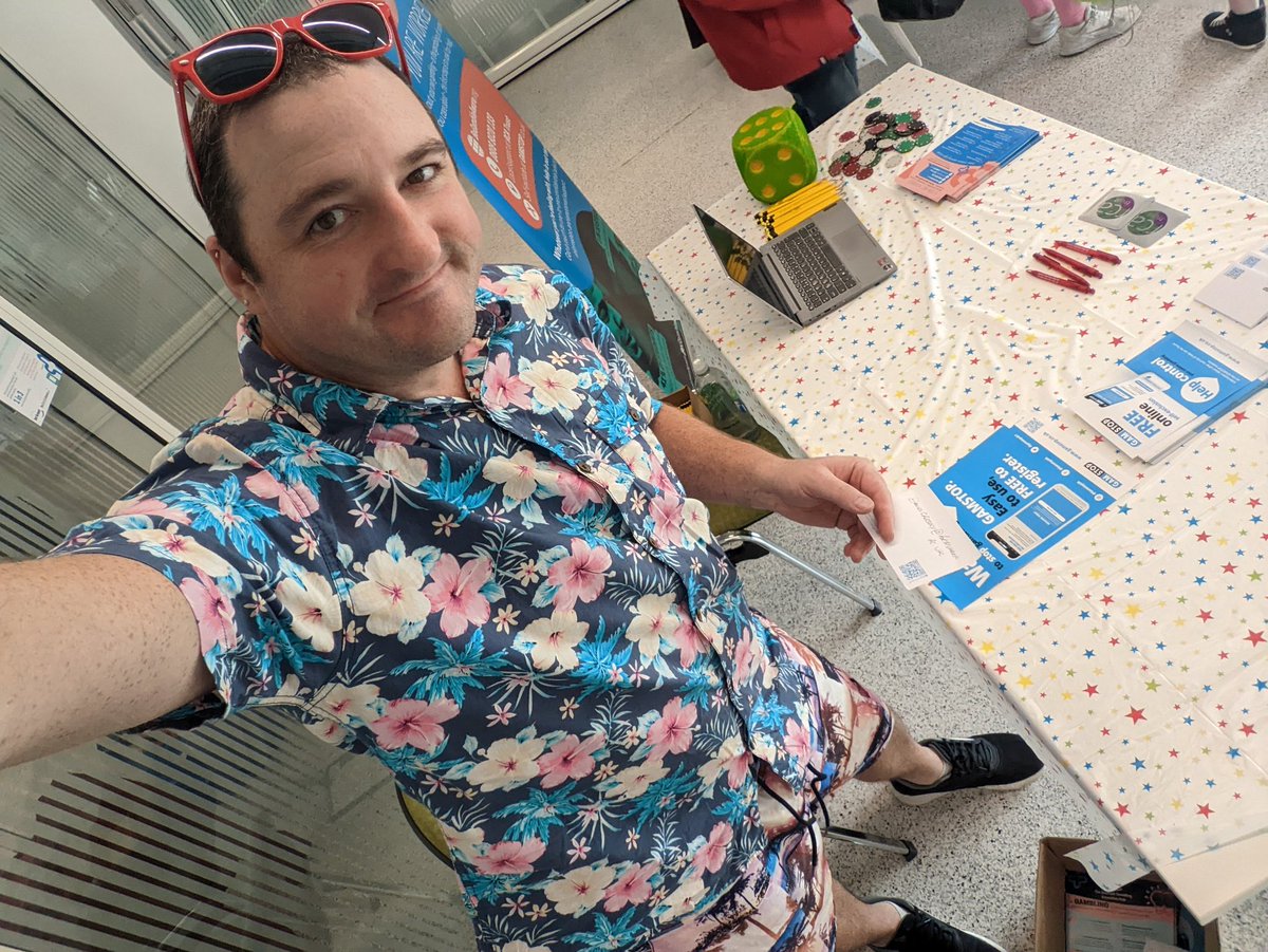 PaulAndersonFF's tweet photo. Beach theme today at @FVCollege freshers faire, raising awareness of #gamblingharms and how to stay safer if choosing to #gamble 
#youthwork #harmreduction https://t.co/tCKcGQlTkT