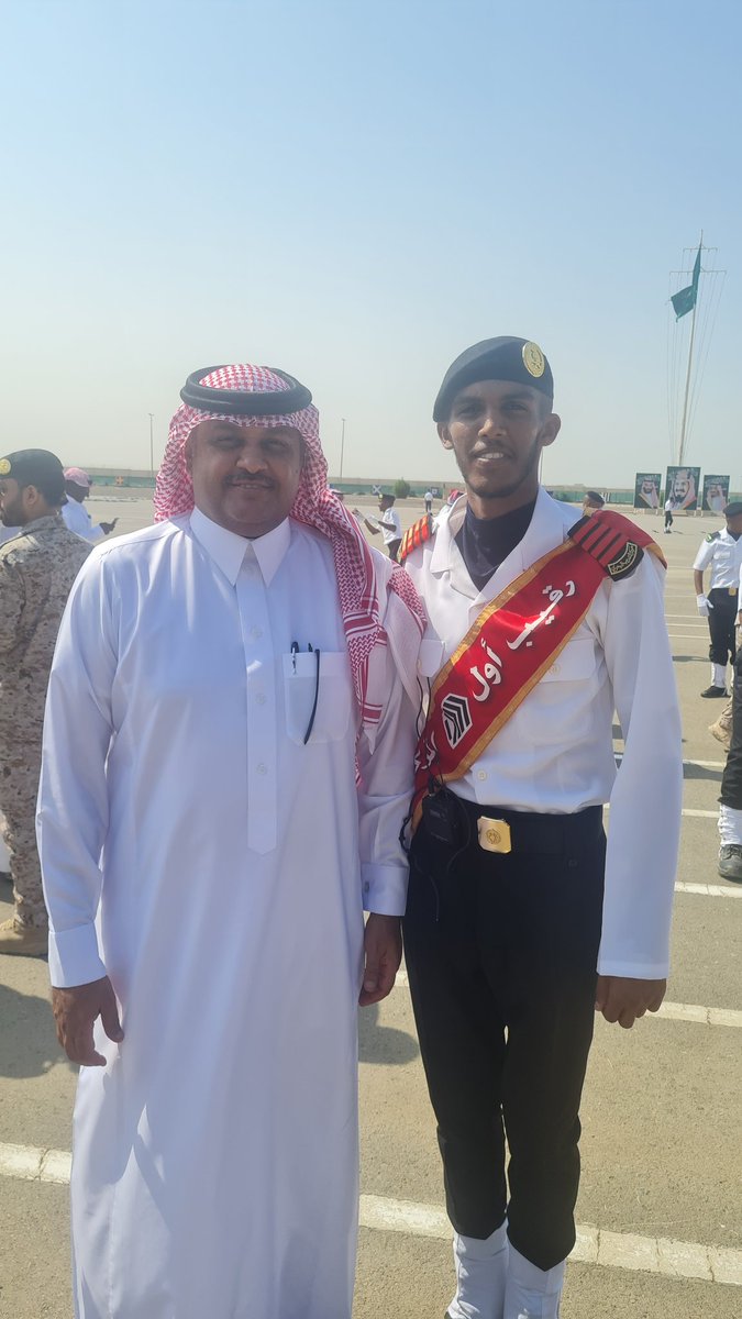 Wasef33's tweet photo. الحمد لله الذي بنعمه تتم الصالحات انهى ابني براء بتفوق دورة الفرد الاساسي من مركز التدريب البحري بالأسطول الغربي لينظم بذلك إلى القوات البحرية الملكية السعودية ،اسأل الله له التوفيق في خدمة دينه ثم مليكه ووطنه . https://t.co/QukZO886Q6