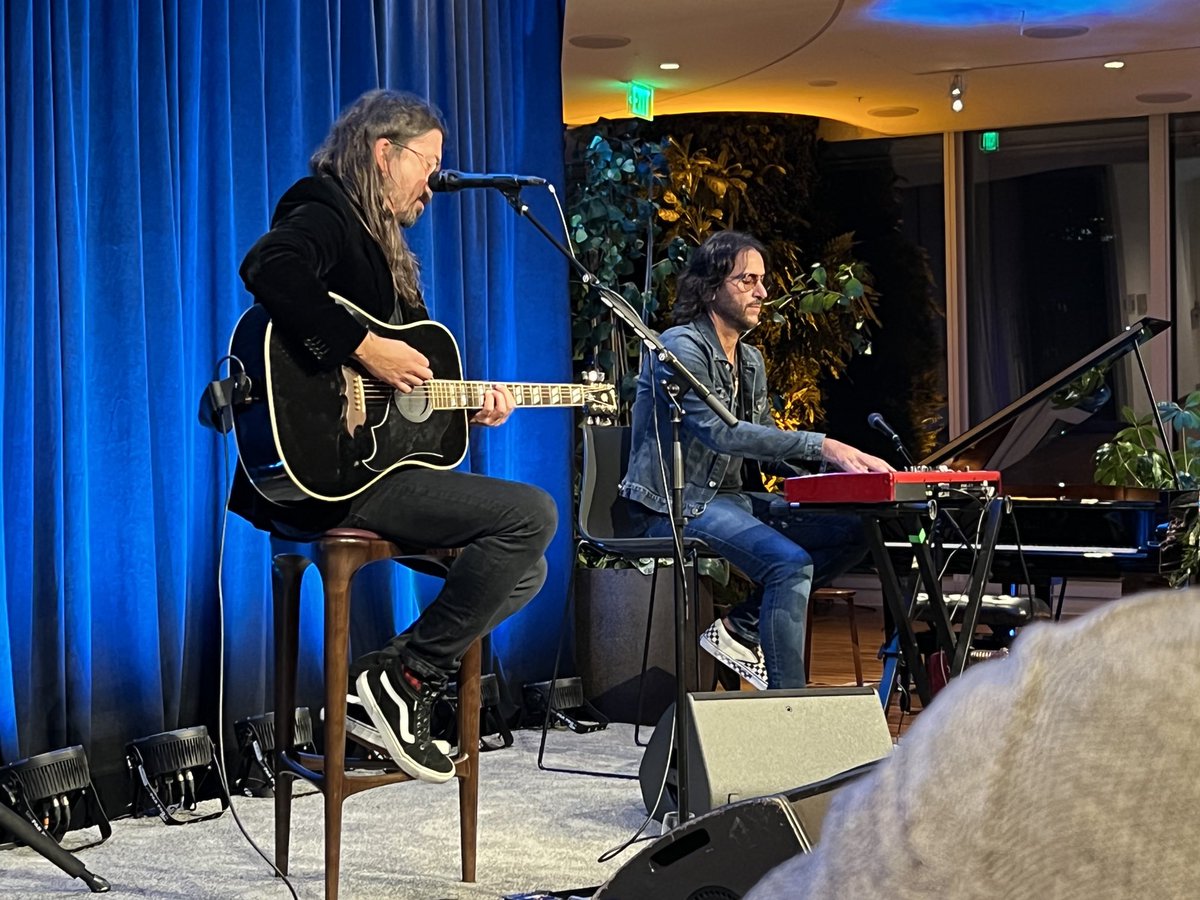 jimcramer's tweet photo. How fabulous is Dave Grohl!  Last night at Salesforce! https://t.co/x8isBtpENf