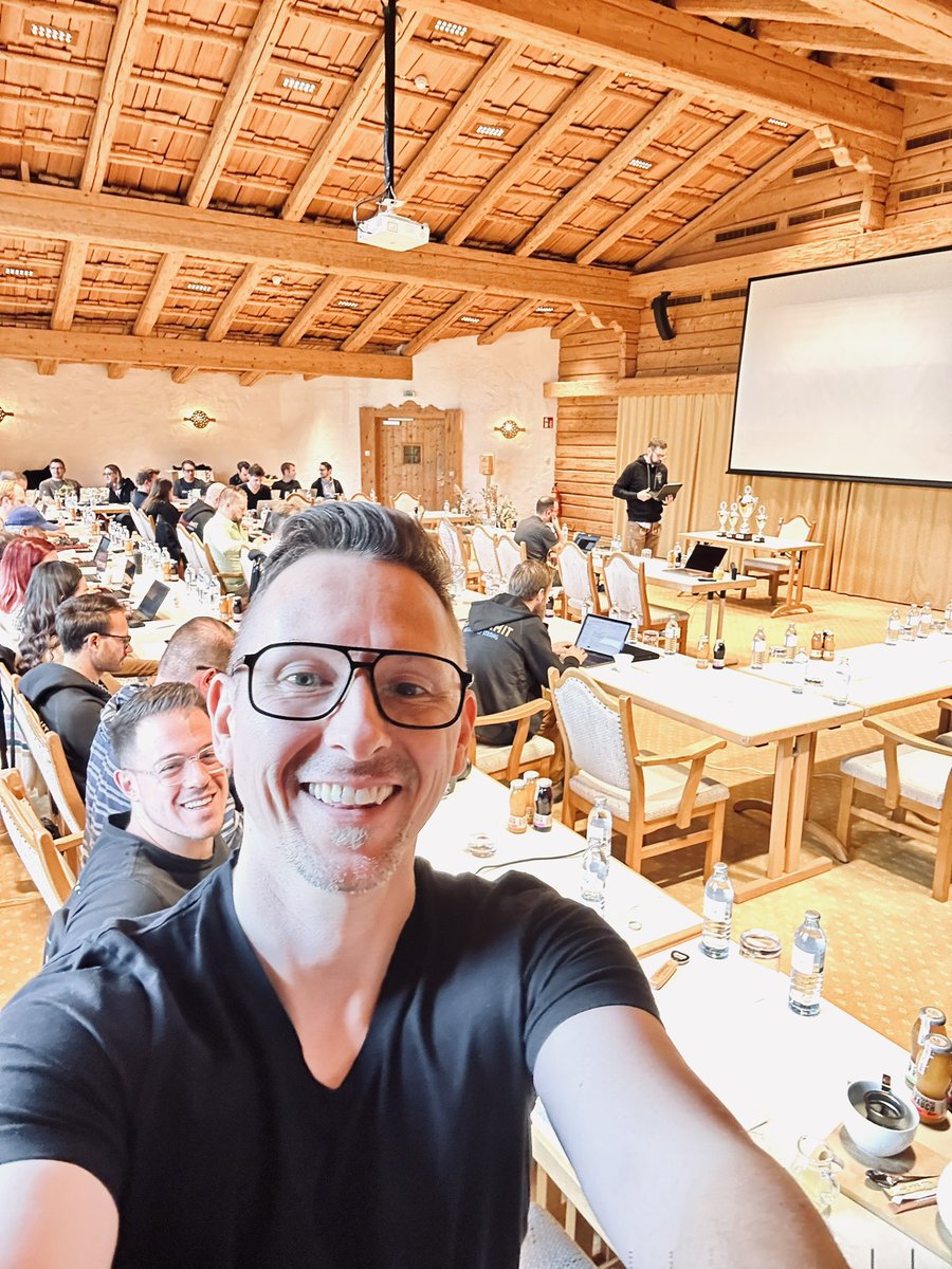 Happy to be part of the #SEOktoberfest conference. So many brilliant people with a great sharing is caring attitude. Glad that <a href="/mediadonis/">Marcus Tandler ✰</a> and <a href="/janippen/">Jan Ippen</a> have been able to make the event happen this year. 💪