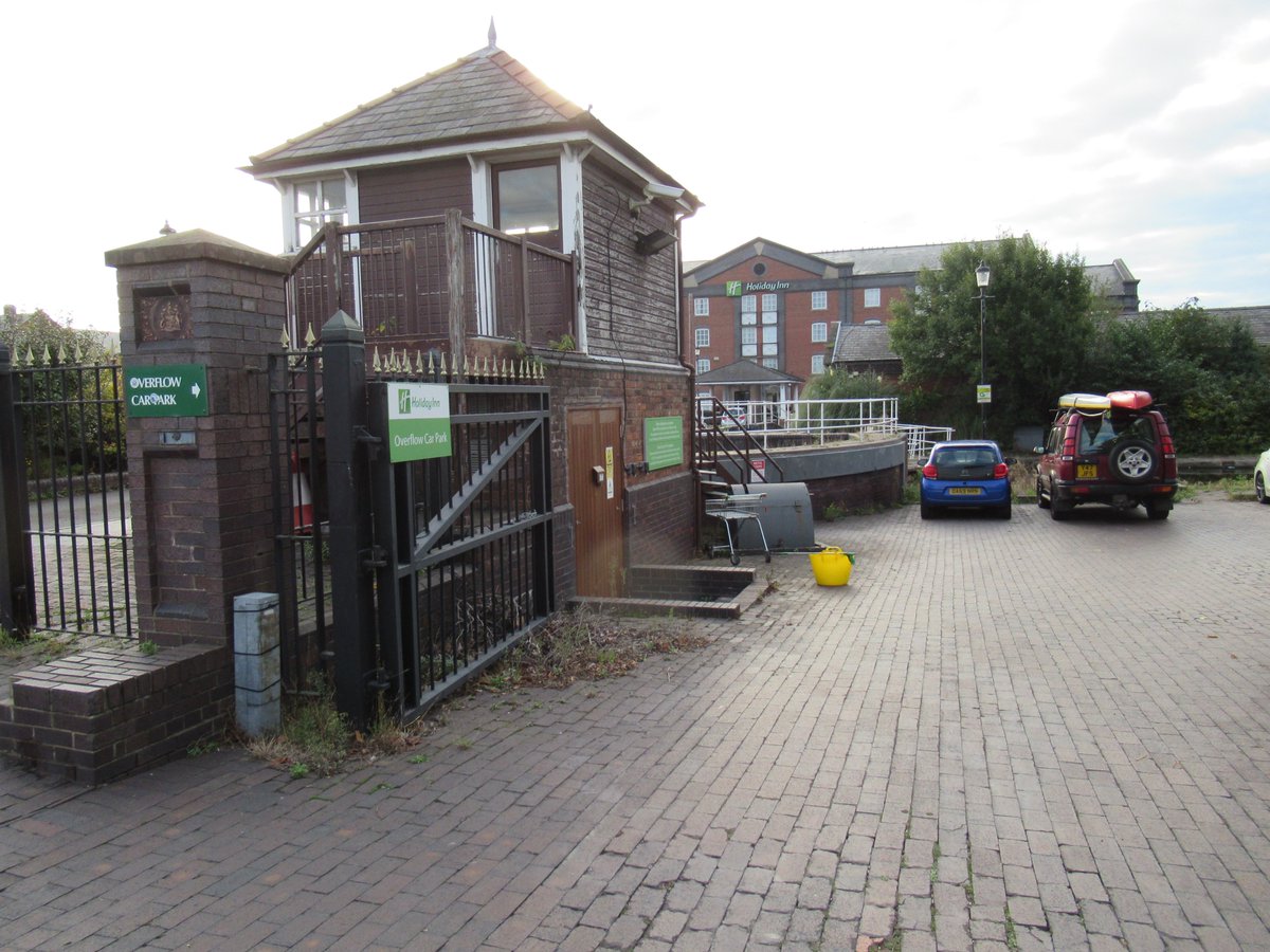 <a href="/trolley_angels/">Trolley Angels</a> Abandoned in the overflow car park on the Holiday Inn, Lower Mersey Street, Ellesmere Port CH65 2AL
