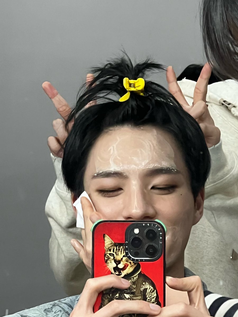 jeongyunonly's tweet photo. JN 💬 https://t.co/NJBMtcKv7Z
