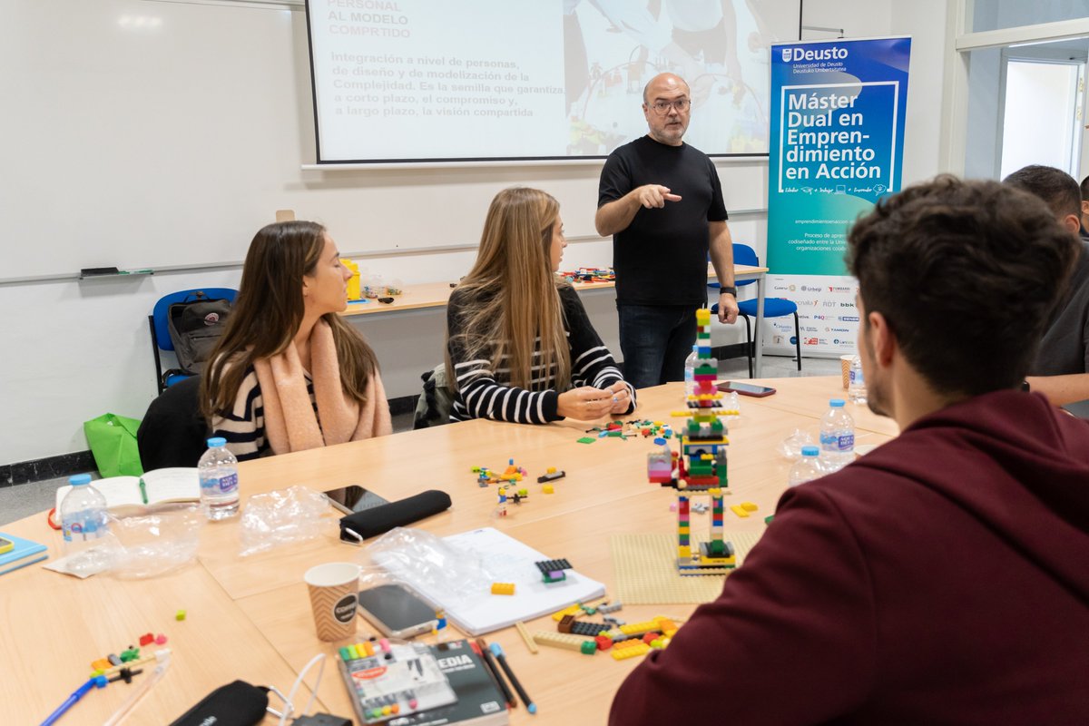 deustoEmprende's tweet photo. ¡Seguimos con la semana de formación del #MasterDual en #EmprendimientoenAccion! 🙌Hoy, los y las participantes están aprendiendo sobre cómo realizar un buen prototipado y el prototipado de experiencia 🧩 de la mano de @ekiots .
¡Resultados increíbles! ¡Enhorabuena! 🎉 https://t.co/pWOIO6OBog