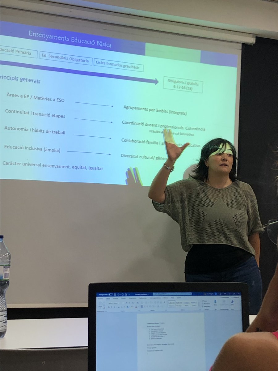 uvic_cife's tweet photo. Avui compartim sessió de formació al PDI de l���àmbit de l’educació de la @UVic_FETEP sobre el marc general dels nous currículums de la mà de la professora Olga Pedragosa. 

#programaformatuvicpdi https://t.co/8wu9upG57n