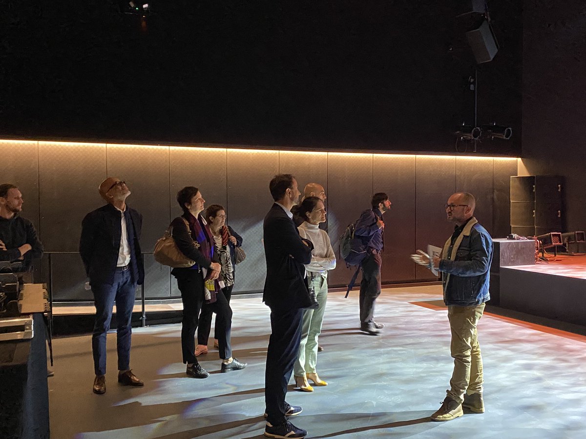 SplConfluence's tweet photo. #Lyon @Gregorydoucet et @NPG_Lyon : « le @marchegare vous nous manquiez et nous sommes heureux de vous retrouver et de redécouvrir un lieu de culture et de vies ! » #laconfluence #lyonconfluence #culture #renovation #patrimoine https://t.co/024WJD9KYi