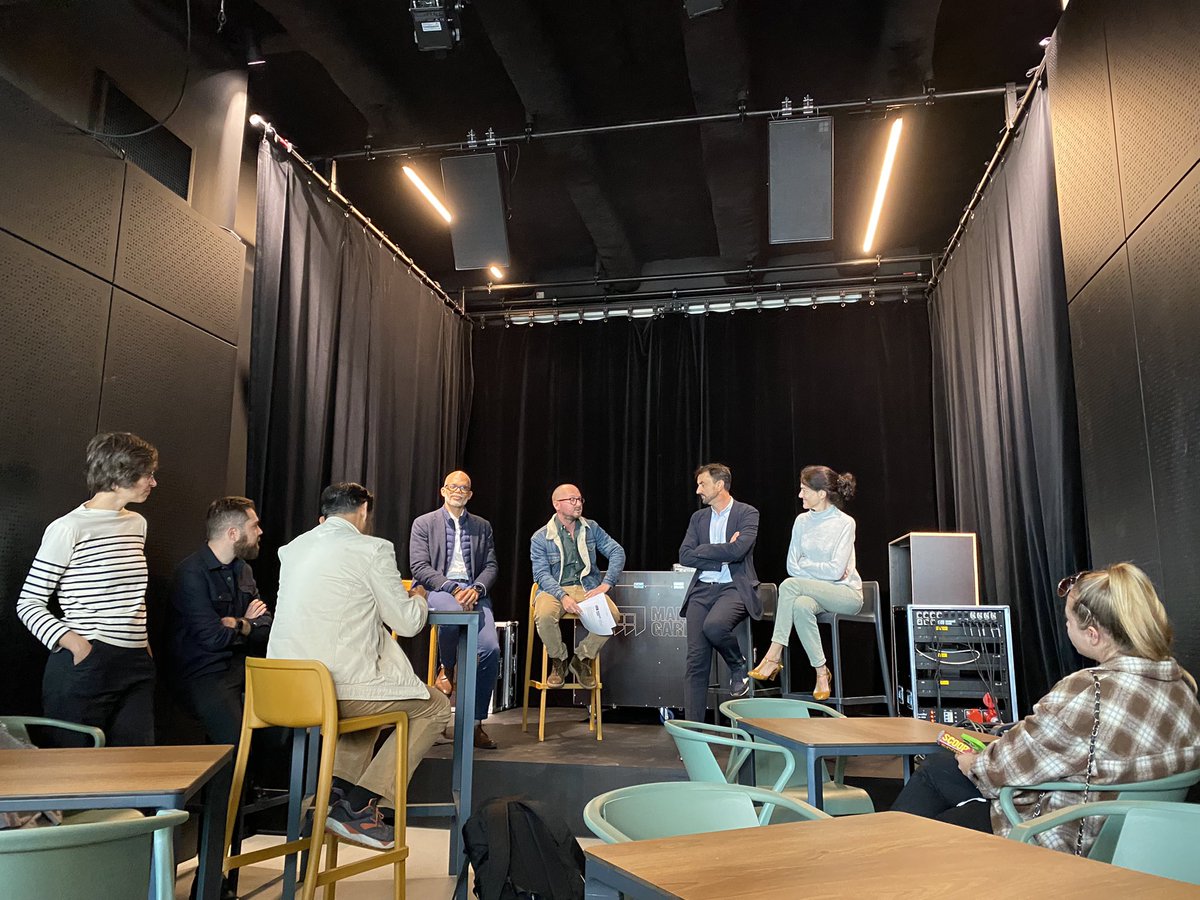 SplConfluence's tweet photo. #Lyon @Gregorydoucet et @NPG_Lyon : « le @marchegare vous nous manquiez et nous sommes heureux de vous retrouver et de redécouvrir un lieu de culture et de vies ! » #laconfluence #lyonconfluence #culture #renovation #patrimoine https://t.co/024WJD9KYi