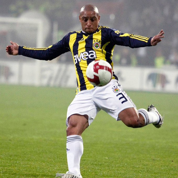 🗣️ Roberto Carlos: “Türkiye’den her zaman teklif alıyorum. Son teklif ise Adanaspor’dan gelmişti. Ama Real Madrid’in kulüp elçisiyim. Onlarla bir sözleşmem var ve bundan, onları temsil etmekten gurur duyuyorum. Tabii ki Türkiye’den teklif almak beni mutlu ediyor” (@FutbooCom)