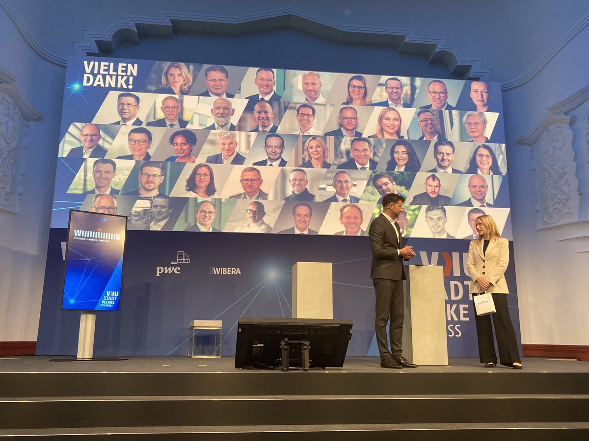 VKUonline's tweet photo. Leipzig, ihr wart unser HighLeip! Vielen Dank an alle Referentinnen und Referenten, Gästen, unseren Partnern und Gastgebern für dieses unvergessliche Event! Danke Danke und nochmal Danke! #SWK2022 https://t.co/Fo7F0tYeoN