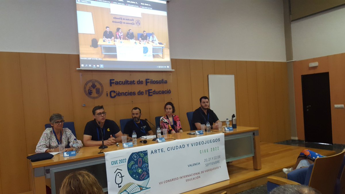 pacorevuelta's tweet photo. Mesa de desarrolladores en @congresocive22 #cive22 #valencia https://t.co/mDj2OcEPIj