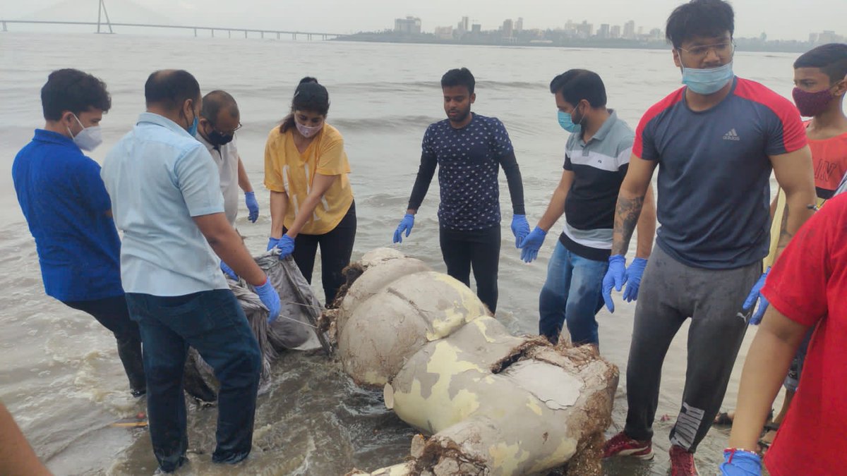 TCEConnect's tweet photo. #TCEndeavour #TVW18 #TCEConnect
48 #volunteers from Tata Consulting Engineers Limited (#TCE) participated in a #cleanliness drive at Dadar Chowpatty. 19 volunteers from Tata AIA also joined the beach cleaning drive. Together the team removed around 50 kg of harmful waste. https://t.co/cnCr32WLRQ