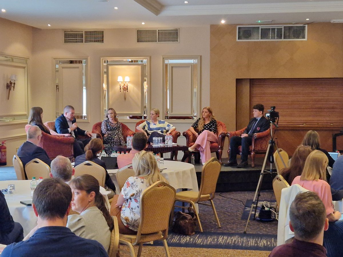 Delighted to be here at engaging #ICTConference with <a href="/accsirl/">ACCS</a> school ICT coordinators. <a href="/mhallissy/">Michael Hallissy</a> in full flow during panel discussions  <a href="/H2_Learning/">H2 Learning</a>