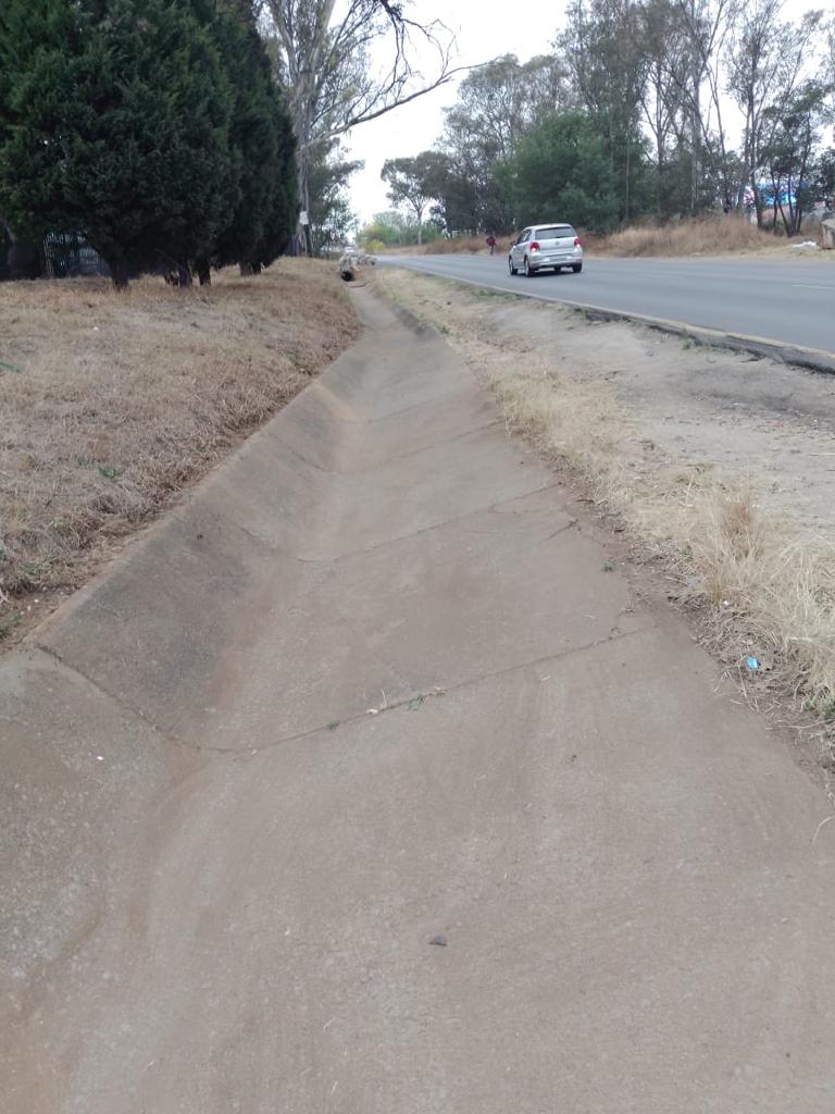 AFS team cleaned in ward 93, Sunninghill. Siyabonga team of excellence ✨️ @AbigailNdlovu16 @mphophalatse1 @LeahK28 @txmendrew1 @TjebaneLekoko @CityofJoburgZA