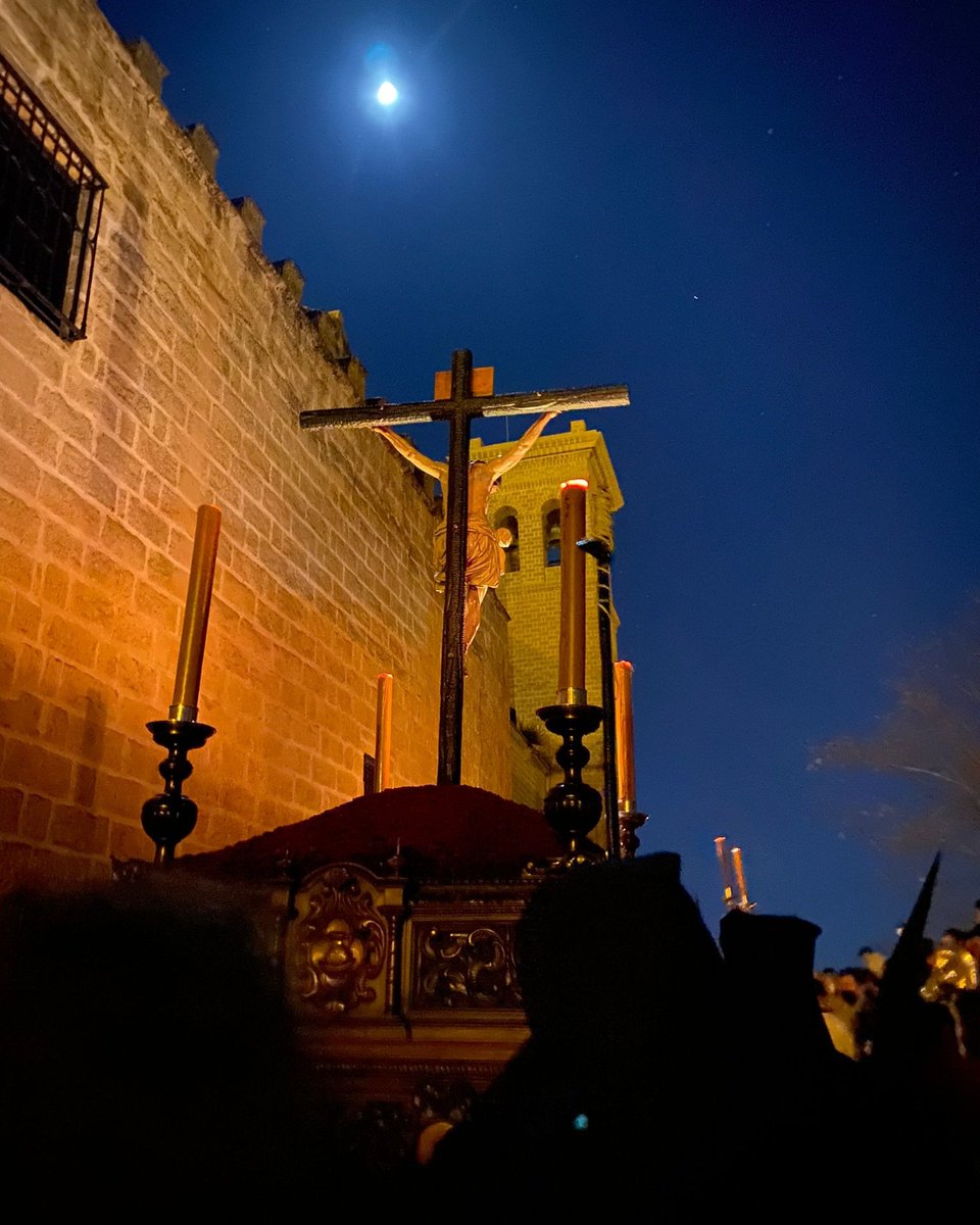 A toda la tierra alcanza su pregón
(Sal 18,2-3.4-5)