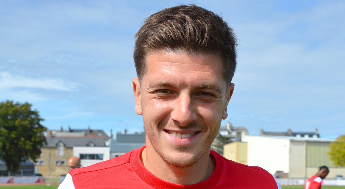 🕐Découvrez l'article du jour !
🚨Adrien Pianelli retrouve le sourire avec le <a href="/FCRouen/">FC Rouen, en route pour la Ligue des Champions !</a> (N2)
🎙 Après deux saisons compliquées, le latéral droit formé au <a href="/SCBastia/">SC Bastia</a> et passé par <a href="/QRM/">QRM 🐆</a> voit le bout du tunnel.
🖊<a href="/AntoineBulard/">Antoine Bulard</a> 
📲 bit.ly/3dtJDvA
#LaPassionNaPasDeDivision