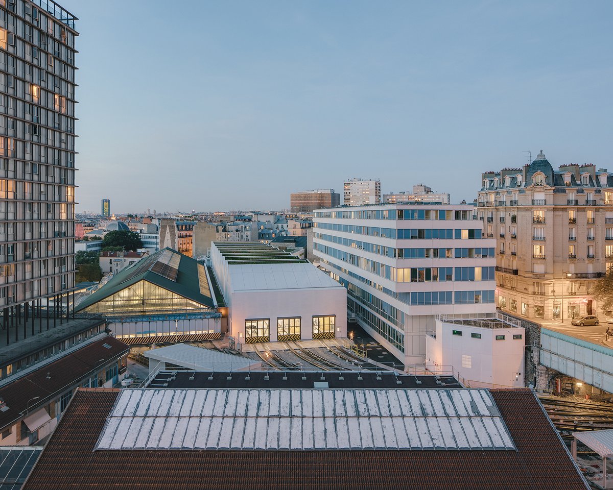 RATPgroup's tweet photo. [#Immobilier] L’agence DATA ARCHITECTES vient de recevoir le Grand Prix d’@darchitectures pour le bâtiment Abel Hovelacque, restructuré dans le cadre du projet des Ateliers Italie, dans le 13ème arrondissement de Paris ! #RATPGroup https://t.co/301neAVrQK