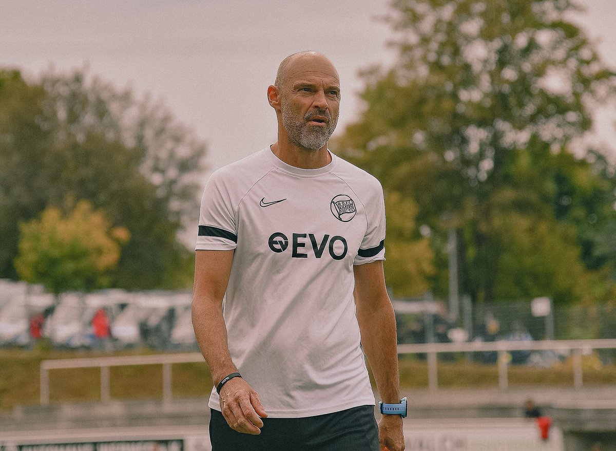 OFC_offiziell's tweet photo. Die Offenbacher Kickers trennen sich von Cheftrainer Alexander Schmidt.
ℹ️: https://t.co/6FVGMOeaz6
Wir bedanken uns bei Alexander Schmidt für seine engagierte Arbeit und wünschen ihm für die Zukunft alles Gute! #kickersoffenbach #nurderOFC #kultsindwir https://t.co/43cJNxFaCP