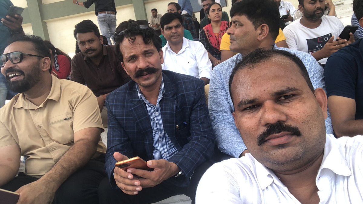 ડીટેન કર્યા બાદ  Shree B P Ravat ને શિક્ષકો સાથે કરાઈ પોલીસ એકેડેમી લાવવામાં આવ્યા.....મોટી સંખ્યામાં શિક્ષકોએ પણ ધરપકડ વહોરી
#WeWantOPS