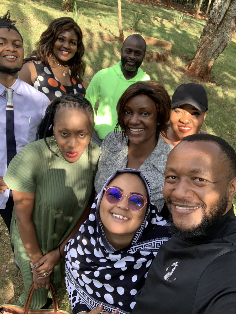hulkshira's tweet photo. Out here hanging out with some super stars πͺπΎπ₯β€οΈ A fusion of #TRHK #Hullabaloo #Kina #Selina #CountryQueen #County47 #TahidiHigh https://t.co/UaUL9A1HgF