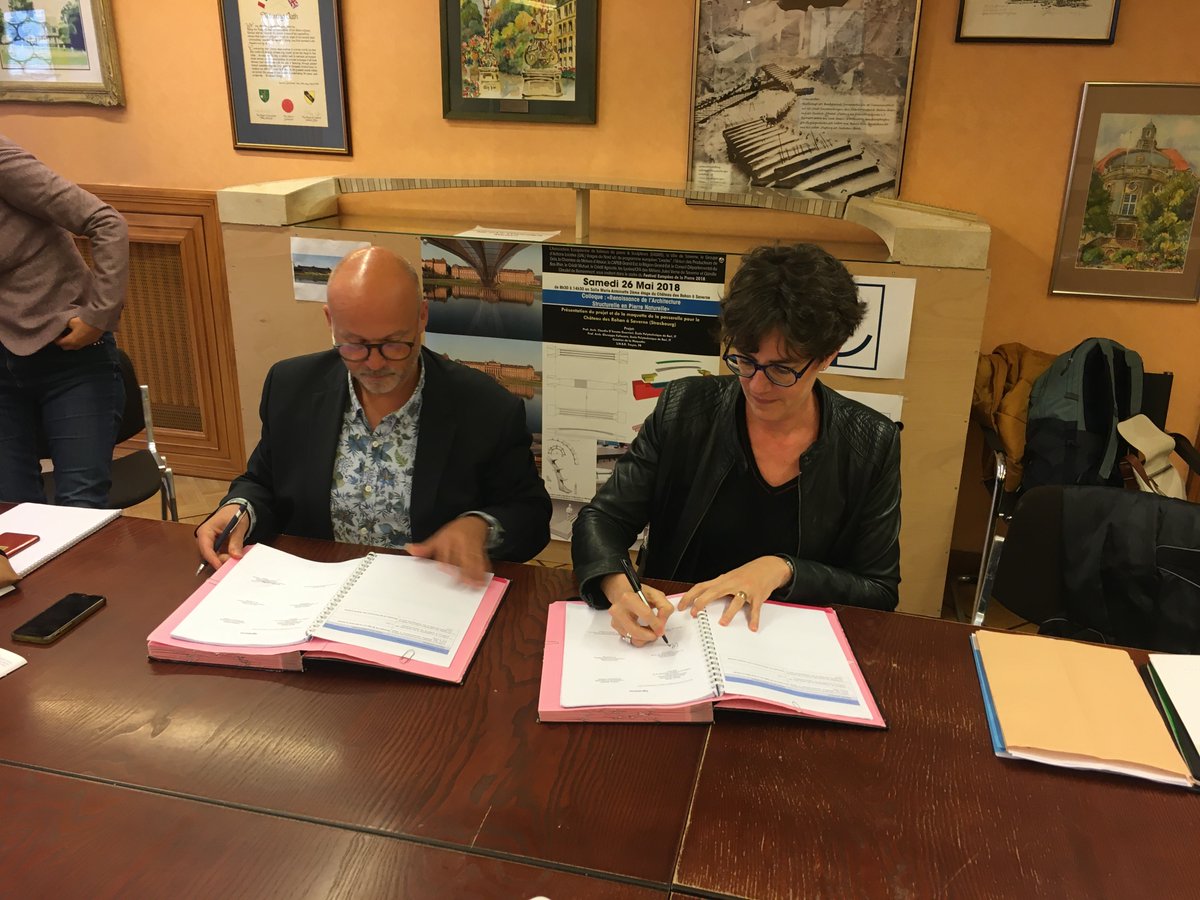 ars_grand_est's tweet photo. Signature de l'avenant au Contrat Local de Santé #CLS #ARS67 du pays de Saverne 2022-26 🖊️ce mardi 20 sept. par Virginie Cayré DG @ars_grand_est, Stéphane Leyenberger Président du PETR (Pays de Saverne Plaine et Plateau) et Maire de #Saverne & les partenaires https://t.co/YrYuEEVY0B