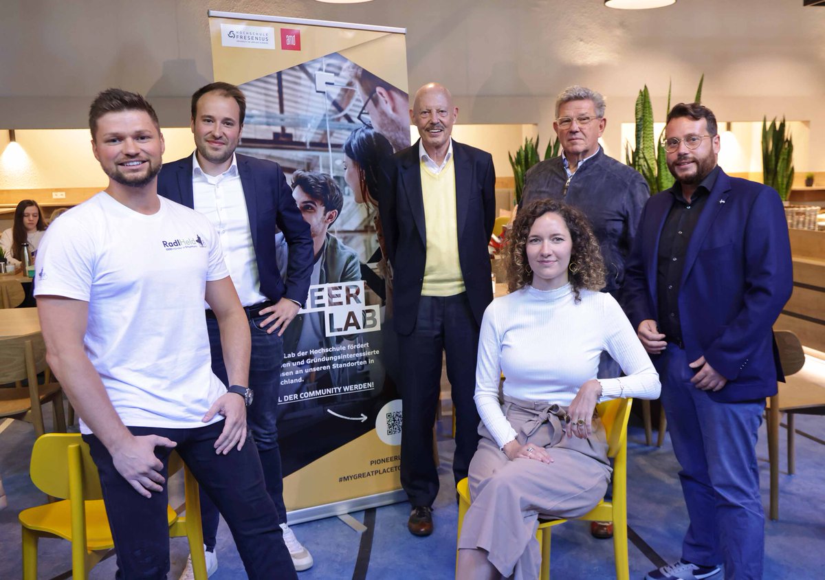 HS_Fresenius's tweet photo. Wir fördern jetzt Start-ups jährlich mit 1 Million Euro!
Gründungswillige der Hochschule Fresenius werden künftig auch finanziell unterstützt. Dazu wurde die Remigius Fresenius Pioneer Ventures GmbH gegründet. Mehr hier: https://t.co/Kufc9XH7is https://t.co/GjAtidp1iI