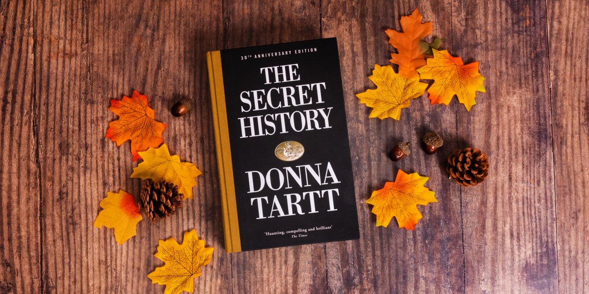 PenguinUKBooks's tweet photo. Today, we publish a very special 30th anniversary edition of Donna Tartt's cult classic, #TheSecretHistory. Following a group of clever, eccentric misfits at a New England college, if you've never read it before, maybe now's the time to live your #DarkAcademia fantasy? https://t.co/5b10UmpKxq