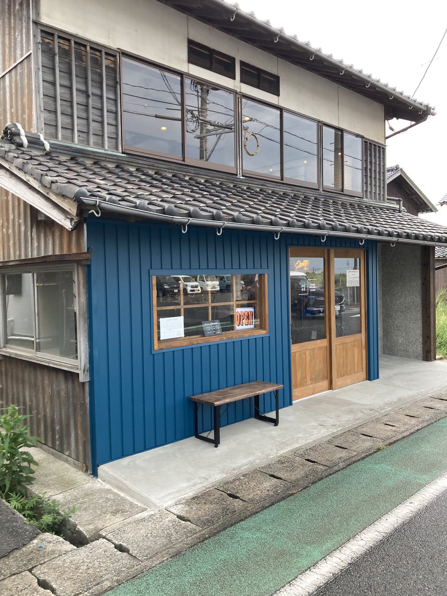 metty8102's tweet photo. 大山町大山口駅の目の前にあるCAFE2020
2020で「つれづれ」と読むみたい
店内はかなりおしゃれで広め
パスタプレートを注文、特に印象的だったのが野菜でサラダがとっても美味しかった!
後ほどここの紹介記事よんだけど食材にはかなりこだわってるみたい
#CAFE2020
#鳥取県
#大山町 https://t.co/RfmOa5RwZE