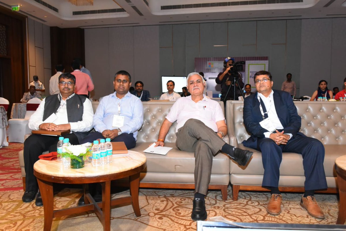 मा. मुख्यमंत्री जी के नेतृत्व में उत्तर प्रदेश ने नवाचार के लिए उत्साह व उन नवाचारों को तेजी से अपनाने की क्षमता दोनों को दिखाया है।मुझे विश्वास है कि इस समिट के माध्यम से 'Future Ready for UP' पर चर्चा द्वारा फोकस करने की दिशा में मार्ग प्रशस्त होगा।