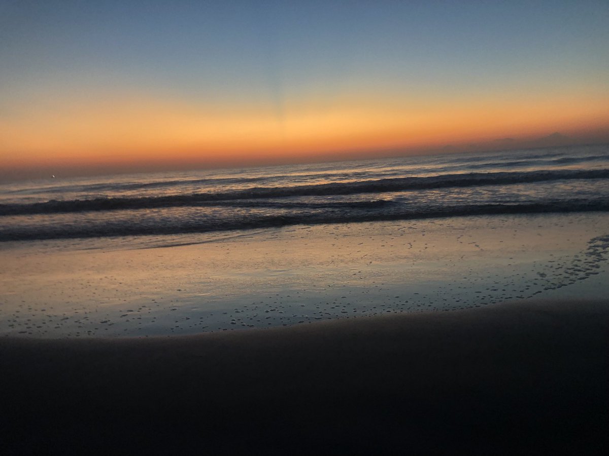 Listening to ⁦<a href="/DirtyMoMedia/">Dirty Mo Media</a>⁩ this morning on the beach. Holla!