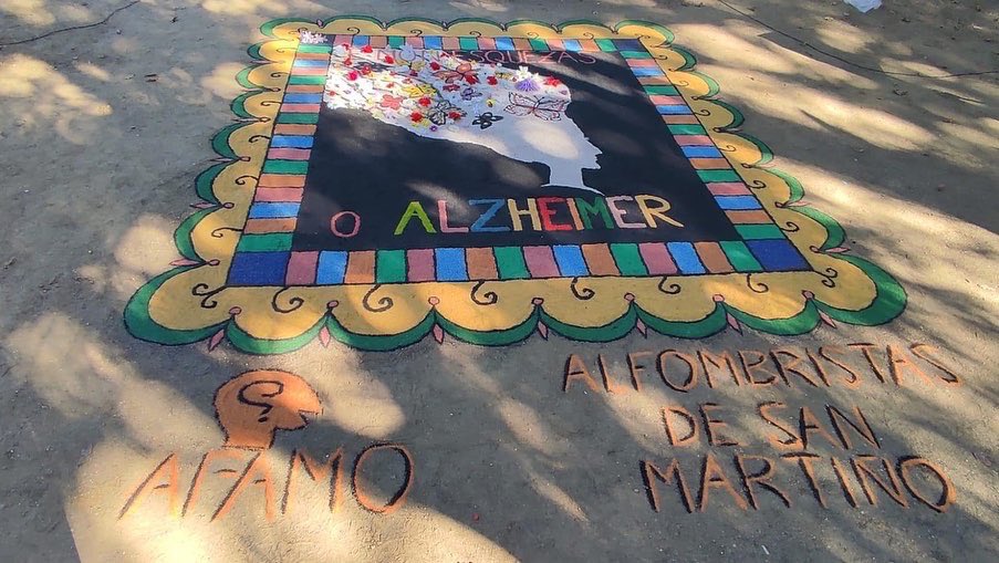AlfombristasGAL's tweet photo. ALFOMBRA ALZHEIMER
Moaña
Alfombra para o día Internacional do Alzheimer co lema "e non te esquezas do Alzheimer" feito por #alfombristasdesanmartiño para a asociación #Afamo na carballeira da casa da música de San Martiño
@FaroOMorrazo @concellomoana @vozvigo @NovasdoMorrazo https://t.co/vEUMZFBNIn