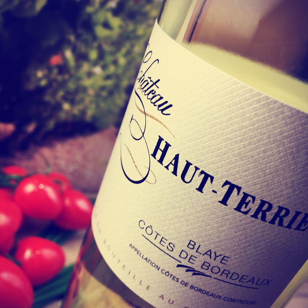 cavavinsheffuk's tweet photo. With a honey and acacia nose, the freshness of the grapefruit and pineapple aromas emphasises a good concentration followed by a full, fat and balanced finish...🇫🇷💛
.
.
Shop in-store &amp; online now! Link in bio
#bordeauxwine #bordeauxwinemonth #frenchwine #wineshop #cavavin https://t.co/BlP5bLsvhQ