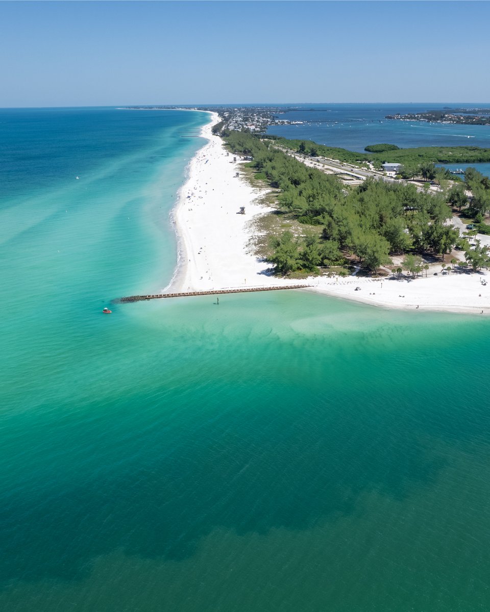 The best place to spend the middle of your week is at either end of an island. Lucky for you, we know a spot 🏝 #annamariaisland