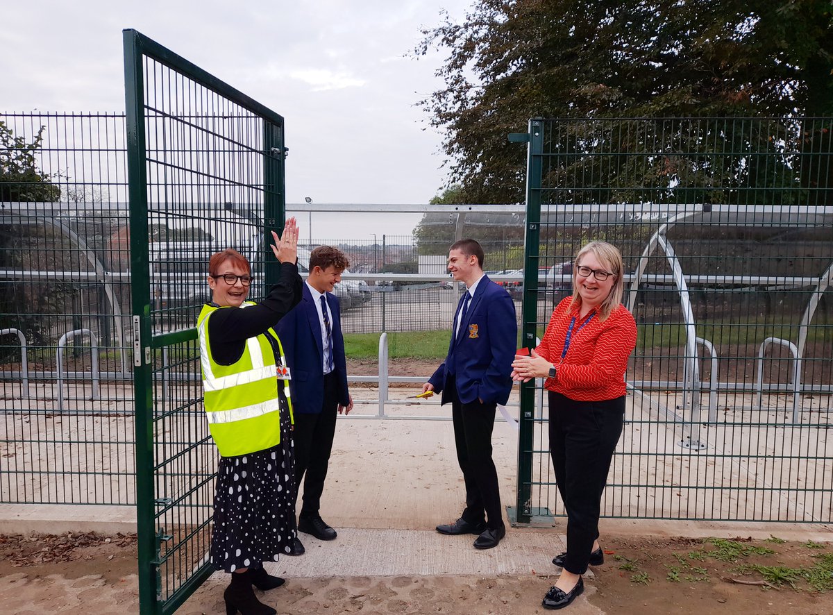 Queen Elizabeth's tweet media