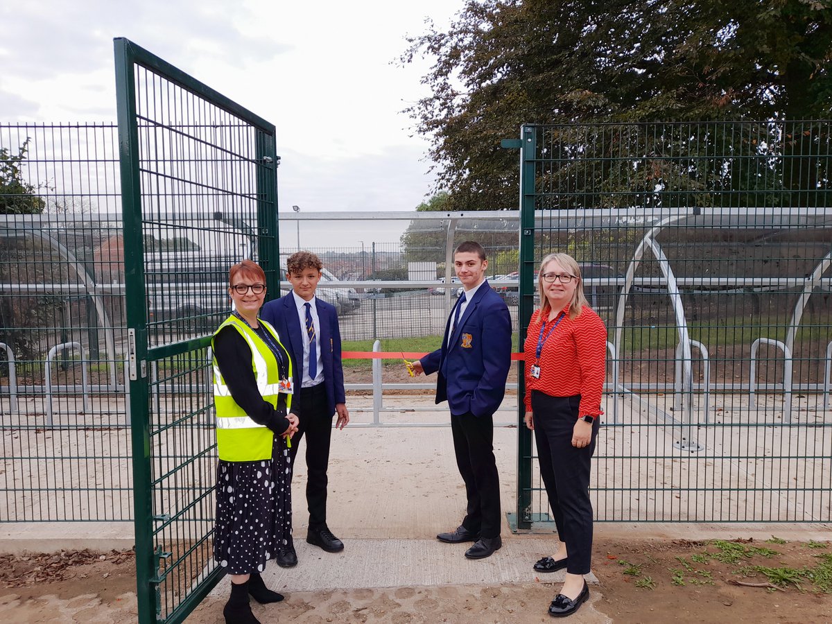 Queen Elizabeth's tweet media