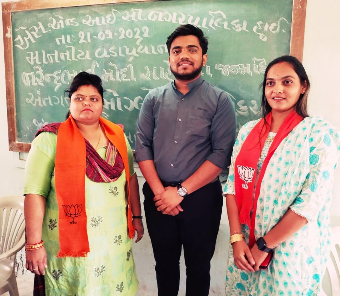 NehaAnilPatel3's tweet photo. આજરોજ જંબુસર શહેર મહિલા મોરચા દ્વારા આયોજિત આપણા યશસ્વી વડાપ્રધાન @narendramodi  જીના  જન્મદિવસ અંતર્ગત દીકરીઓ નુ હિમોગ્લોબીન ચેકઅપ કેમ્પ અને આર્યન ની ગોળી નું વિતરણ નો કાર્યક્રમ જંબુસર એસ એન્ડ આઈ સી હાઇસ્કુલ સ્કૂલ ખાતે કરવામા આવ્યો @CRPaatil @Deepikasardava @MarutisinhAtod3 https://t.co/AXcBnUQoTt