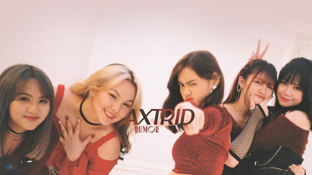 hemogoblinnn's tweet photo. Ahaha ang cute ng cover photo namin #axtrid https://t.co/ng04eAK56w