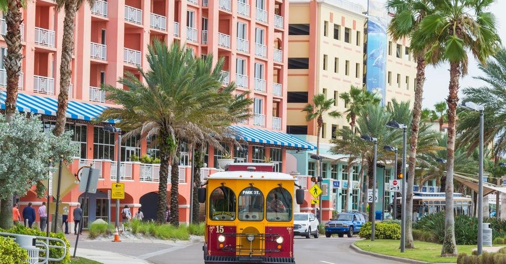 residence_mall's tweet photo. Planning a vacation with us in Florida? Now's the time to book! Travel + Leisure share their travel insight for Fun In The Sun in Florida. We hope you'll visit us soon.🌴 https://t.co/ivnk1I4CD7