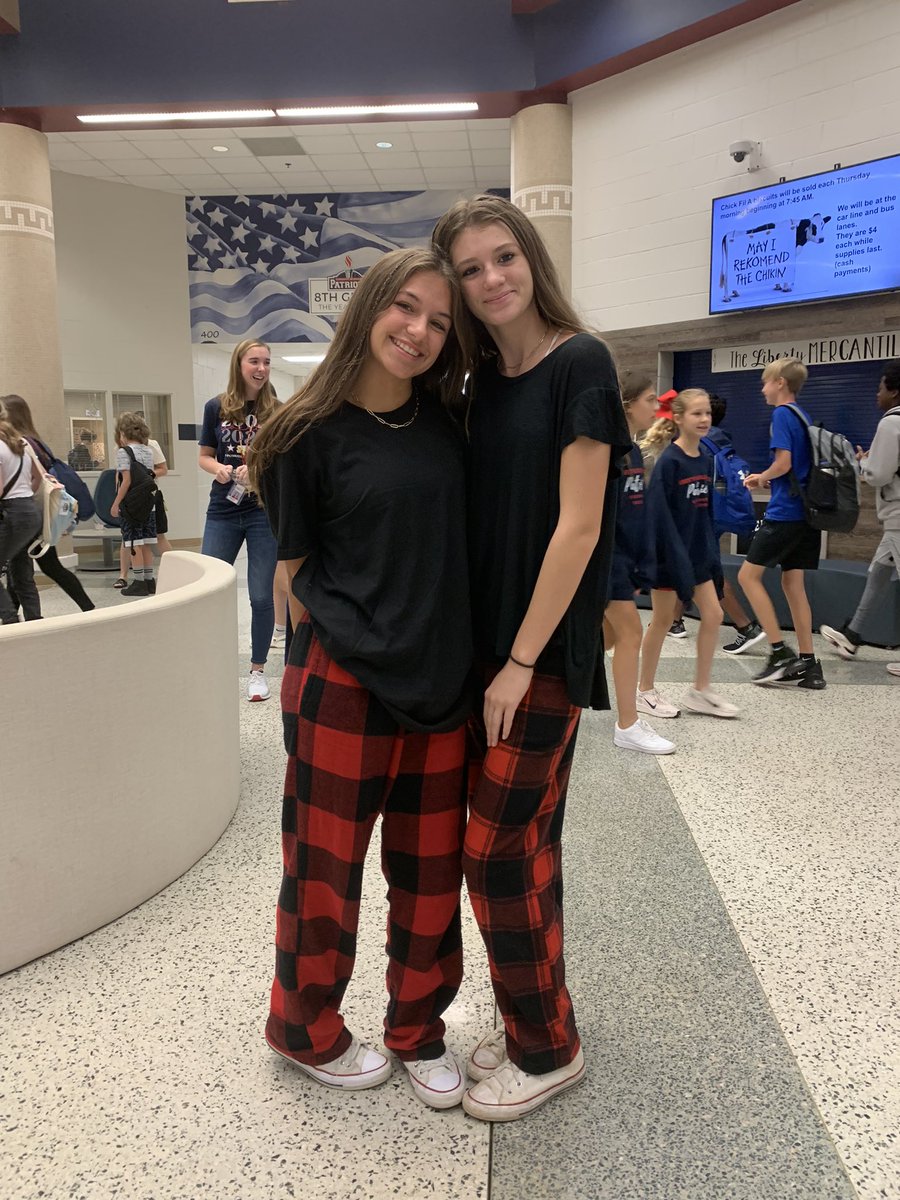 LibertyMDL's tweet photo. Twin Day was the cutest! We can’t wait for the Pep Rally today ❤️💙 Go Patriots! #libertyms https://t.co/gRriPVax6x