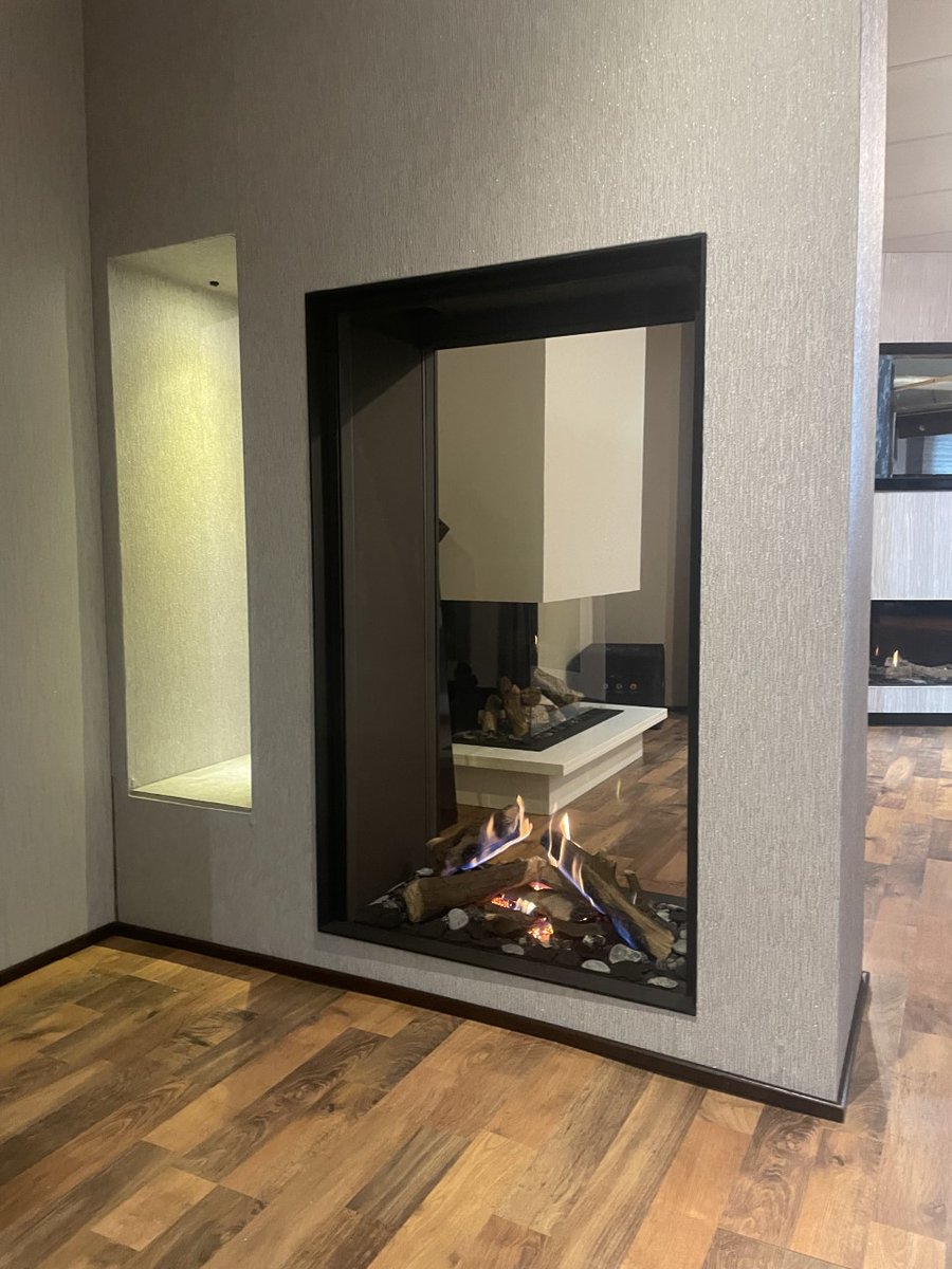 Fireplaces_No1's tweet photo. Who has seen our @Drugasar_UK  gas fire corner? Our massive Aintree Liverpool showroom is open Monday thru to Saturday (just closed on Sunday's) #gasfire #gasfireplace #fireplace #drufire #drufires #gasfireplace #buylocal #supportsmallbusiness #fireplacees #liverpoolbusiness https://t.co/rj8cCATnJ7