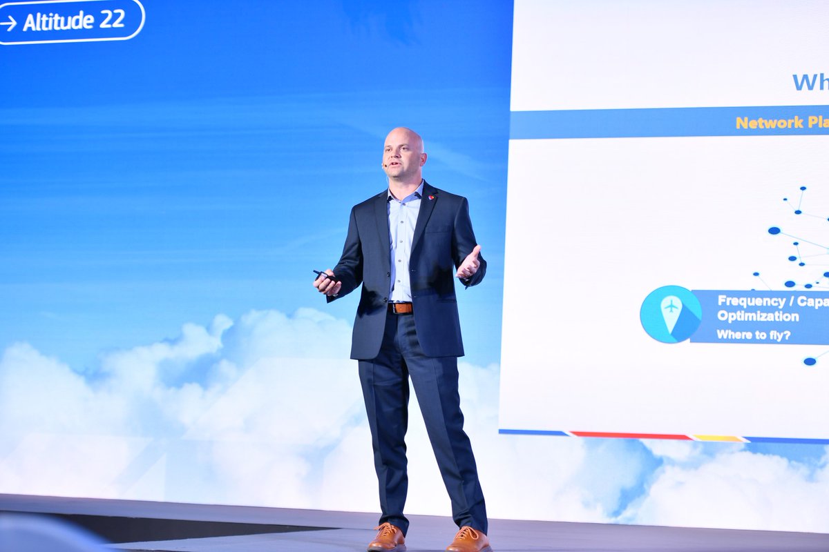 AmadeusITGroup's tweet photo. Making the right decisions in network & schedule planning requires being dynamic, flexible & agile - Southwest’s Matt Muehleisen, Sr. Director Network Planning, describes the airline's approach in this area. #Altitude22 https://t.co/1UK0ohGJGi