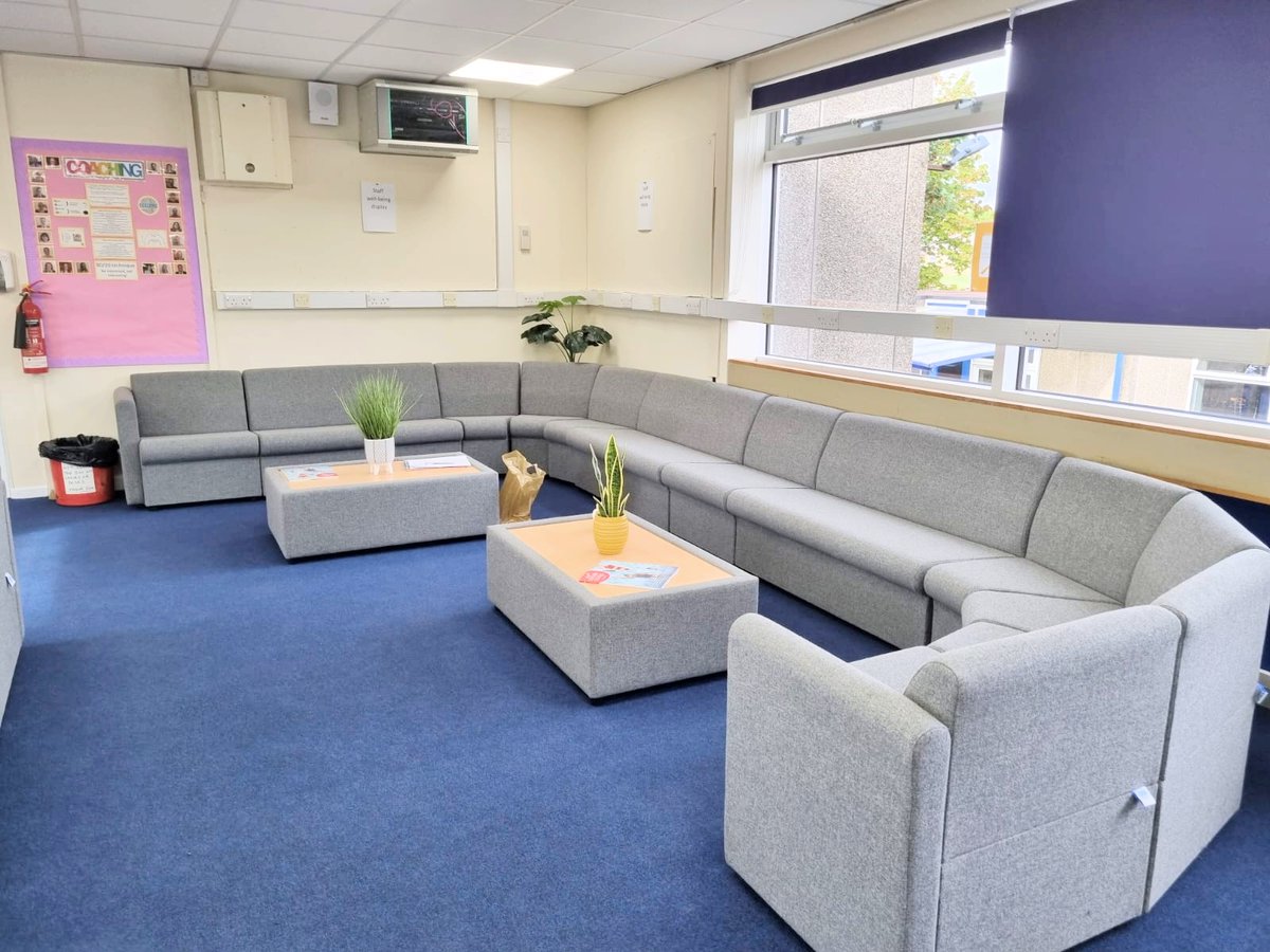 OSILTD's tweet photo. Great installation for the guys over at National Church Of England Academy! πΈ
Variety of different sizes of the Series 100 range all in Advantage Pewter (Grey) ποΈ
#softseating #series100 #schoolfurniture #installation #educationalseating #seatingarea https://t.co/sOdZ4J8HAW