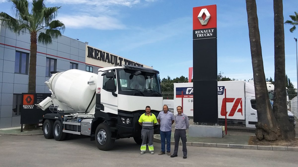 VEINLUC's tweet photo. 👉 🅽🆄🅴🆅🅰 🅴🅽🆃🆁🅴🅶🅰 👈
#Hormigonera #Renault #K440 #R6x4 #Med13L que ya disfruta nuestros amigos de HORMIGONES ACEDO ampliando su flota con #Veinluc y @RenaultTrucksEs
Que el ritmo no pare en esta #Fuerte #Máquina ‼️
Unidos desde hace muchos años🤝
Gracias familia 🙌 https://t.co/jPqEWNLtKq