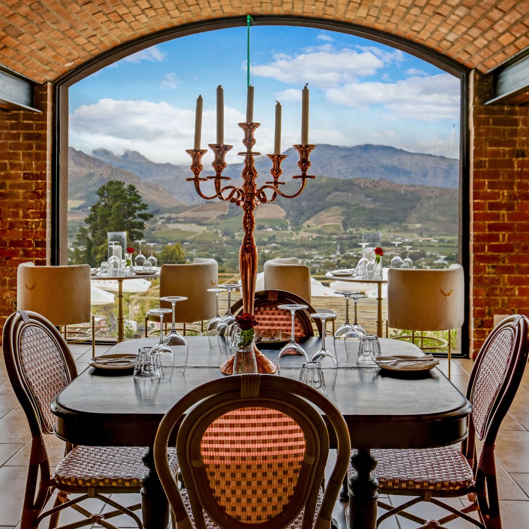 Franschhoek_SA's tweet photo. Now this looks like a romantic setting for two! 😍 Visit #CountryGrand for a luxurious dining experience with gorgeous panoramic views of Franschhoek.

#Franschhoek #FranschhoekValley #DiscoverFranschhoek #FranschhoekVillage #Franschhoek_SA #FranschhoekLife #CountryGrand https://t.co/xAOrWwLwb7