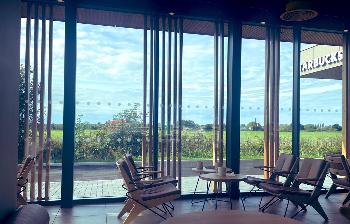 uhohpopquiz's tweet photo. Change of scenery. This view is perfect for my next book. 🥰 #lesfic #sapphicromance #whatimwriting https://t.co/SmnQjMVdUI