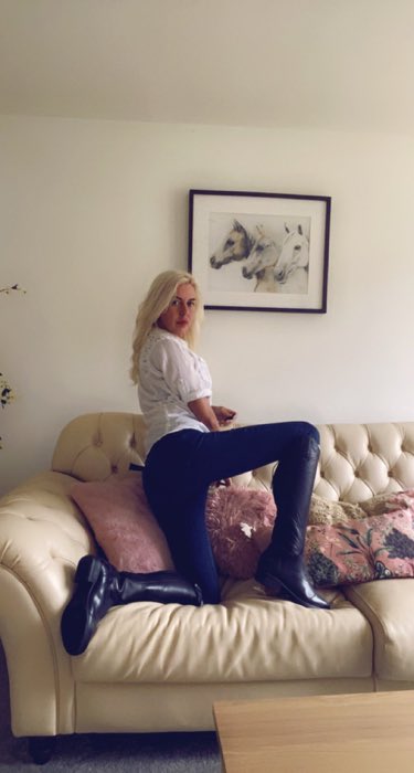 BootSlavePromo's tweet photo. Attention all #bootlovers and #ridingboot enthusiasts!
@EMisstress has amazing equestrian attire and does incredible custom clips!
Contact Her today for what you’d like to see!
And subscribe to Her Only Fans below
🎥 https://t.co/fr8d6FUou2 https://t.co/4bEa7fq7Xo