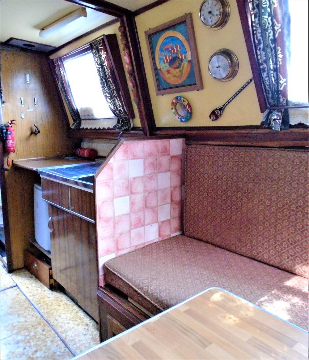 A little narrowboat with a lot of character - Take a look at Cobweb!
abcboatsales.com/boat-sales/cob… #Cobweb #GoytreWharf #MonAndBrec #HolidaysAfloat #Narrowboats #LifesBetterByWater
