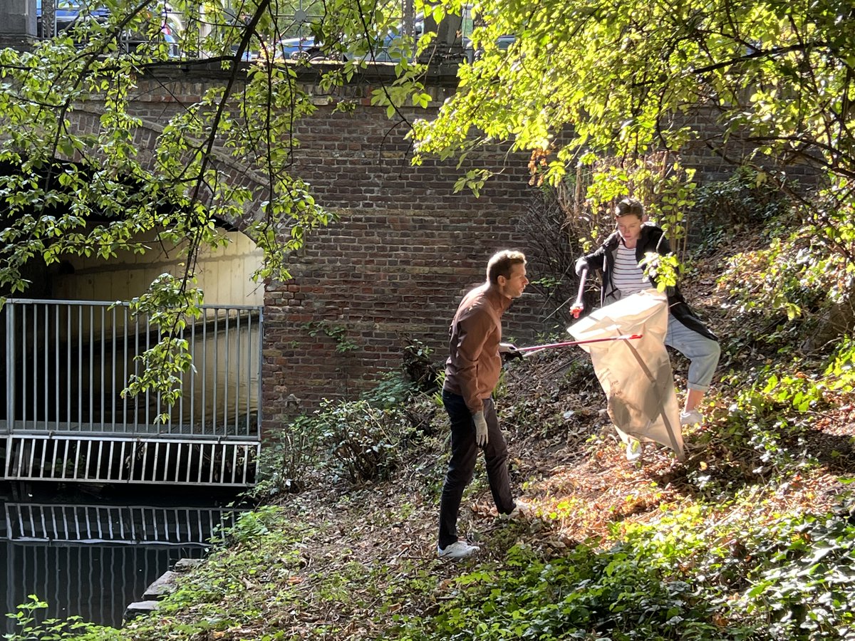 Dreck muss weg❗🗑 Wir waren gestern gemeinsam mit "Blockblocks Cleanup" in der Nähe unseres Düsseldorfer Standorts aktiv. Es sind 112,7 Kilogramm Müll zusammengekommen. Infos zu unserer Nachhaltigkeitswoche: nrwbank.de/de/die-nrw-ban… #Nachhaltigkeit  #NRWBANK #WirNRWBANK /ck