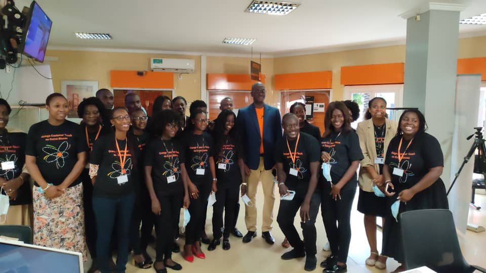 BrutusSadou's tweet photo. Enquanto DG, disponiblizo-me a viver juntamente com os nossos colaboradores, a experiência Customer Touch na Guiné-Bissau:"Nô cliente e nô prioridade", para a melhoria de qualidade dos serviços em prol da satisfação dos nossos clientes. https://t.co/uDp9e0w6Lh