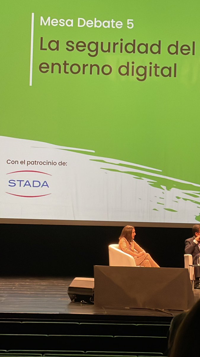laboticadetete's tweet photo. Tenemos que estar donde está el paciente.
No nos quedemos en la anécdota. El verdadero problema está en los bulos orquestados por entidades con intereses ocultos.
@boticariagarcia #cnf22 #farmadivulga https://t.co/3dafUX208M